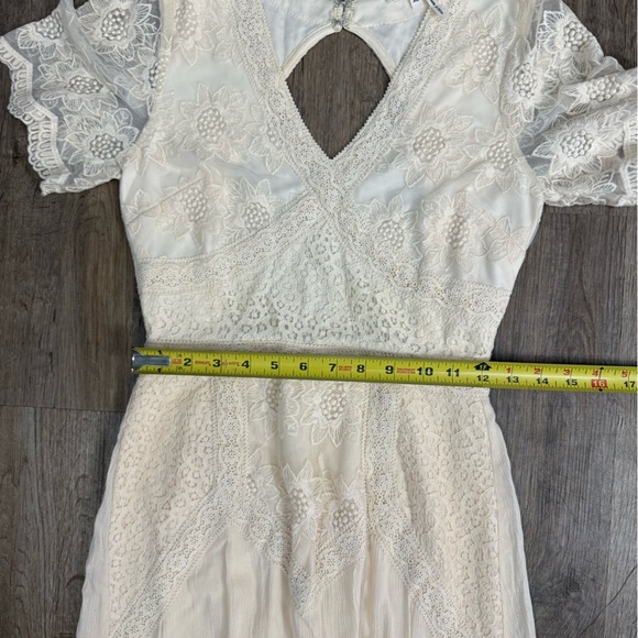 Soieblu • Short Sleeve V-Neck Mixed Lace Sheath Dress - Picture 8 of 16